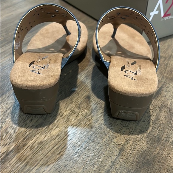 A2 AEROSOLES Air Flow Women's Blue Sandals NWB Wonen’s Size 6 - Picture 3 of 7